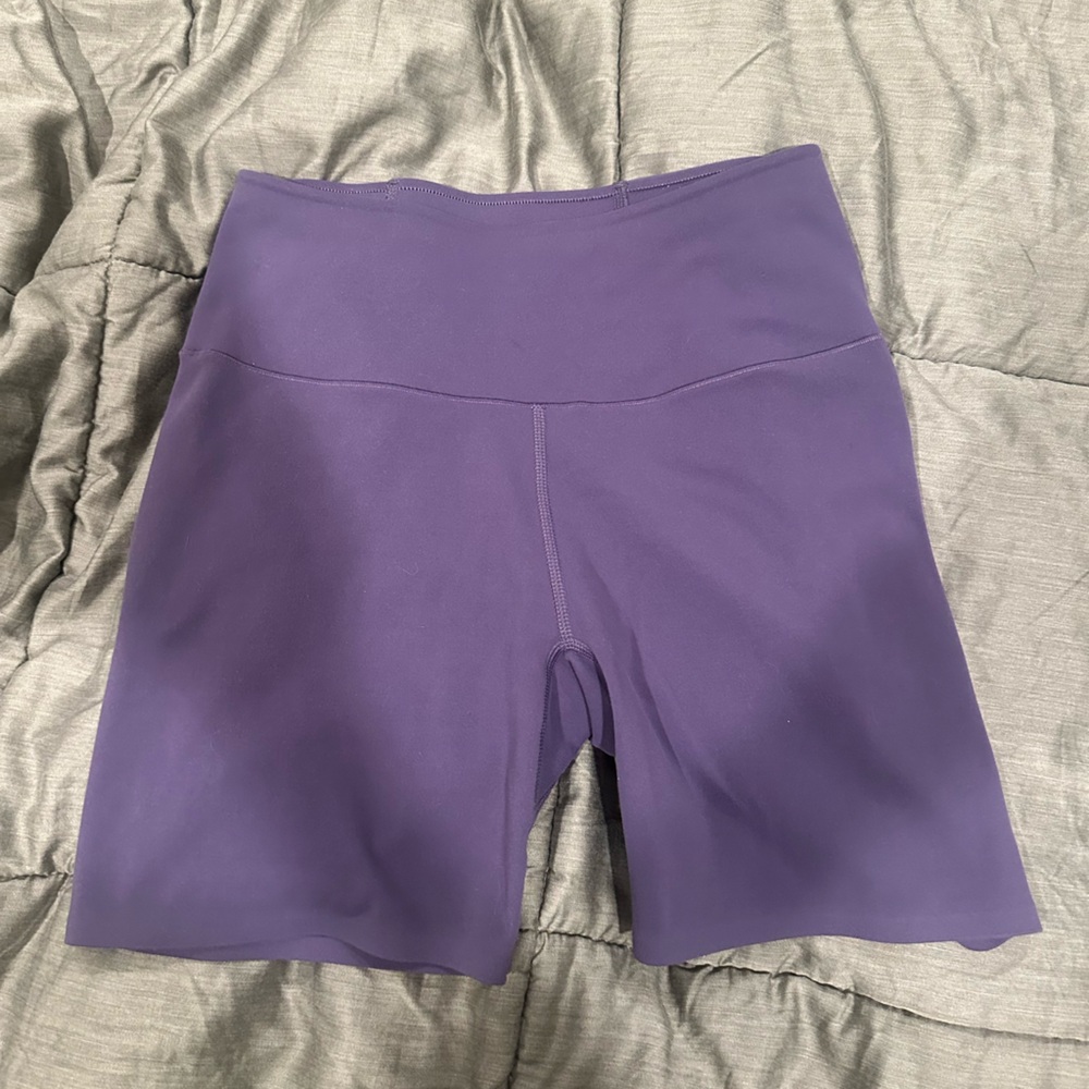 Uniqlo Women's Purple Shorts